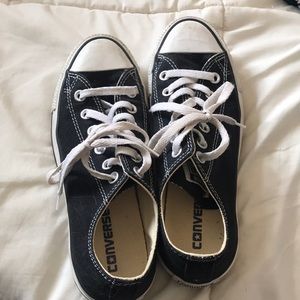 Black lowtop converse